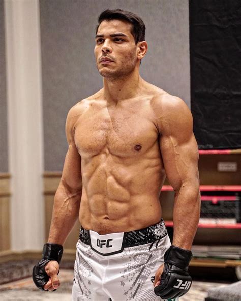 Пауло Коста о конфликте с Джошем Хокитом: «Между нами весь океан проблем»