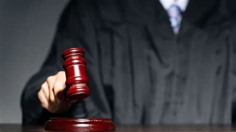 Шокирующее дело: мужчине подбросили гроб с головой свиньи — суд дал вердикт